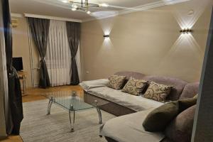 Apartman Z, Kraguyevats
