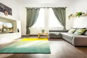 Simor Apartments 59 spacious home central location, Esztergom