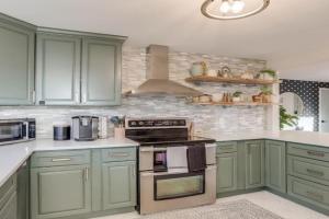 Charming Central Bungalow With Hot Tub Guest house, Denver