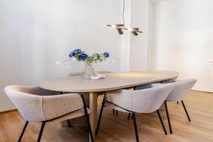 3 BR Apartment - ZENTRAL - GERÄUMIG - PARKHAUS - WIFI - KAFFEE - NETFLIX, Wiesbaden