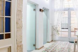 Traditional Maltese Maisonette with Internal Yard and Jacuzzi Apartments, Mellieha