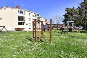 Apartments with WiFi - 24206, Umag