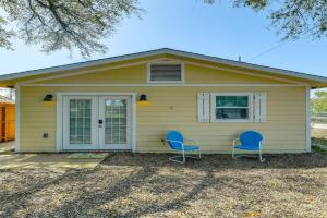 Walk to Pier and Dining Central Cottage, Rockport