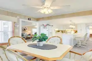 2 Mi to Beach Home with Pool Access Guest house, Venice