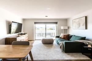 Chic & Central - Apartment & Carpark, Hobart