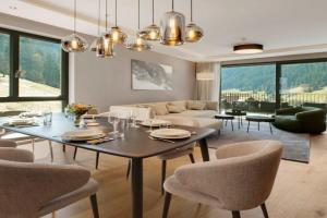 Alpine Chic - Fireplace Views & Ski Resorts, See