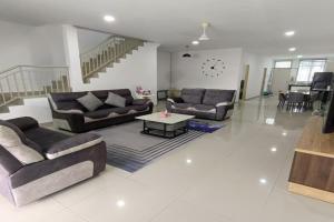 10-14Pax 4BR Rara homestay, Port Dickson