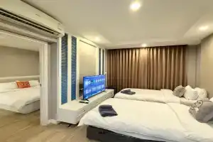 The Blu X 2 beds Family grand suite 50 sqm Apartments, Bang Saen