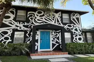 5BD 3BA - Black&White ArtBNB - Antique Row WPB Guest house, West Palm Beach