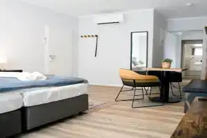 bonquartier - LUXAPT#3 Chice, moderne Wohnung mit Self Check-In, voll ausgestatteter Küche, Klimaanlage und Parkplatz Apartments, Siegburg