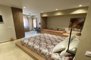 Saxon's Corner Apartments, Chania Town
