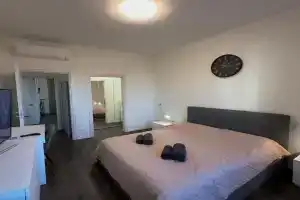 Suite Rossini - 100mq con parcheggio gratuito Apartments, Alessandria