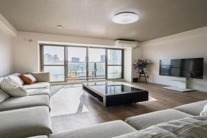LIT広島駅前 広島駅から徒歩5分 全室リバービューでベッドはairweaveを採用 Spacious rooms with river views all to yourself Supported, Hiroshima
