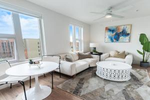 Awesome Amenities - Pool,HotTub,Gym,Bowling and More Apartments, Salt Lake City