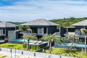 Chariot by Villacarte, Layan Beach