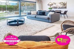 Bright 2-bedroom apartment with a terrace and pool, Estepona
