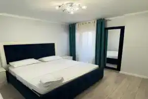 Natalia's Apartament, Golem