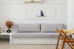 Trouhalos Apartment, Livadion