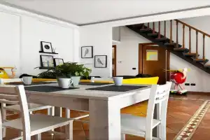 Da Zia Mara Apartments, Ciampino