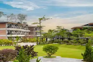 Royal Tulip Nepal Hotel, Sauraha