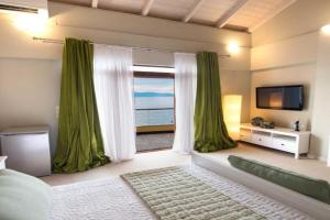 NV Seafront Studios AV Properties, Nikiana