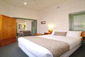 Large Studio Apartment with spa Central, Ballarat