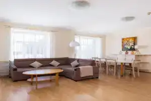 Large 3BR Apartment with Balcony 5 min to Old Town by Tram, Riga
