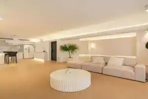 Pure home-Shanghai core high-floor house, large area, near Yuyuan Garden, the Bund People's Square,Commanding Panoramic Night of the Pearl Tower,Enjoying the stunning views of the Bund, Shanghai