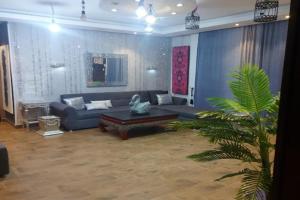 Charming Ground Floor Apartment in Dokki, Cairo