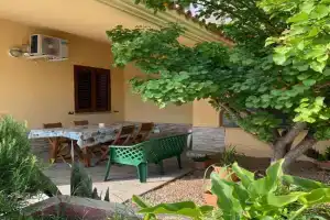 Appartamento Salvatore sul mare Guest house, Caletta