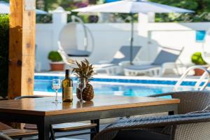 Delfin Apartments, Bar