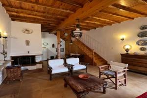 Skopelos Vintage House close proximity to water's edge, Skopelos Town