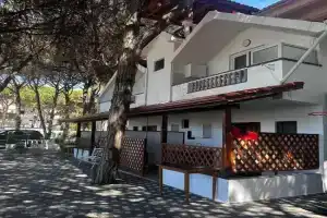 Villa Reni Apartament, Golem