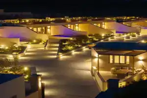 Illusion Suites, Fira