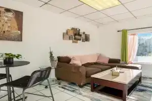 Private 3 Bedrooms Downtown w Balcony, Ottawa