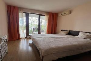 Sea Side Apartment with Balcony, Sveti Vlas