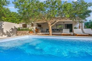 Lovely Home In Guest house, Betina