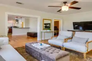 Stay and Play in Apartment Near Dtwn, Pensacola