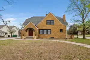 Bilbos Cottage 3 bed 2 and a half bath home in College Hill, Wichita