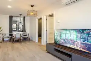 The Perfect Downtown Hideaway Apartments, Laval