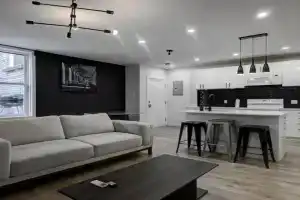 Elegant 4BR on in the Plateau MTL Apartments, Laval