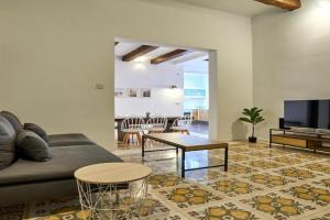 3-Bedroom Apt - 3min to Seafront - High speed WiFi, St Julians