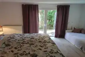 City Nest - Große gemütliche Ferienwohnung mit Terrasse, zentral gelegen, für Paare, Familien und Hunde! Apartments, Gottingen