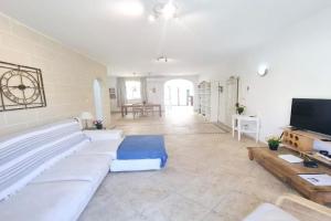 V86 - The 2 Bedroom Central Spot, St Julians
