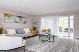UnWind Bungalow for 6 Guest house, Jacksonville