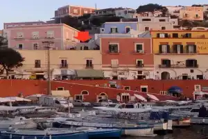 Appartamento nel porto da Silveria Apartments, Ponza Village