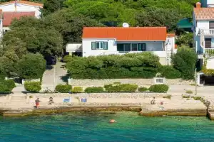 Apartments by the sea, Pag - 24320, Mandre