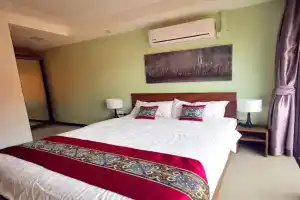 1 bedroom Naiharn Beach Condo, Nai Harn