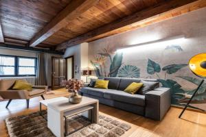 Suite Deluxe in Palazzo Storico - Centro - Appartamento Apartments, Sassari
