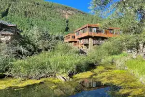 Downtown Modern Creekside Apartments, Telluride